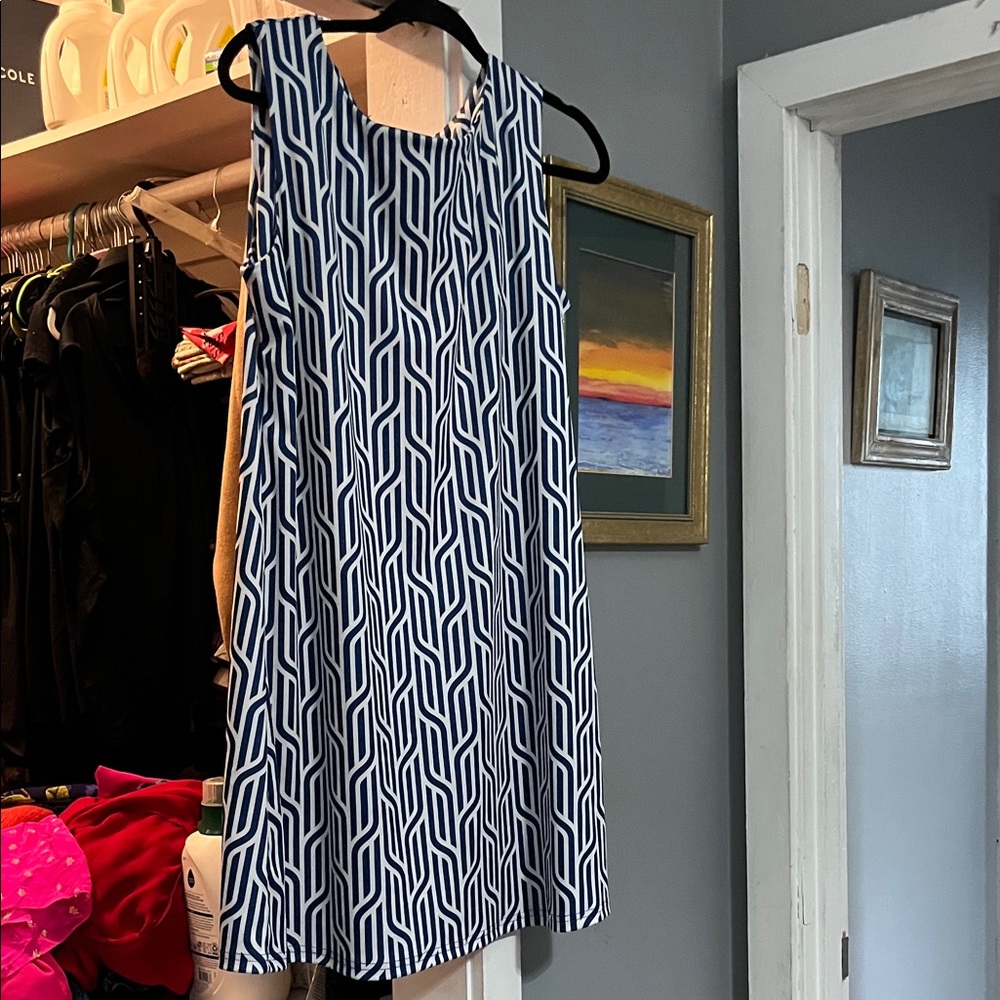 Sleeveless Navy & White Geometric Shift Dress